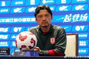 九游官网-亚泰做客大连迎新“东北德比” 谢晖故地重游认为比赛注定精彩